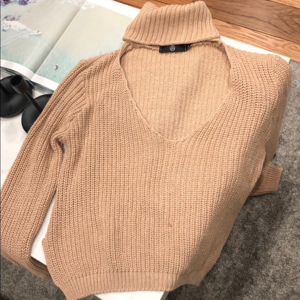 Beige Missguided Open Chest Turtleneck